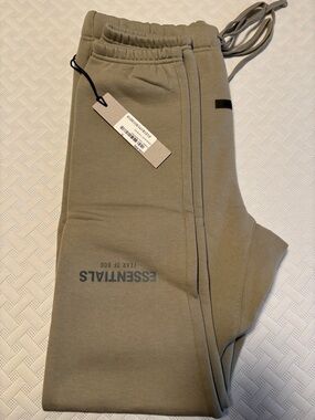 ESSENTIALS x FEAR OF GOD SWEATPANTS, SZ M, BRAND NEW